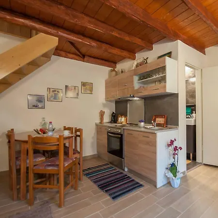 Landhuis Elena's House